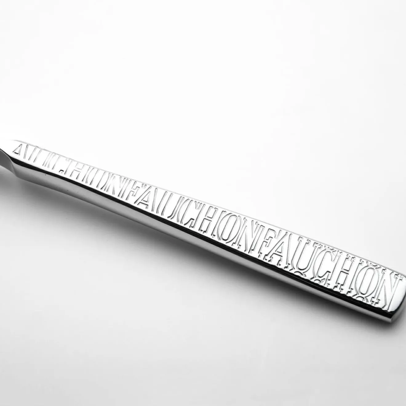 Fauchon 12 Couteaux de steak Signature argentés - 23 cm