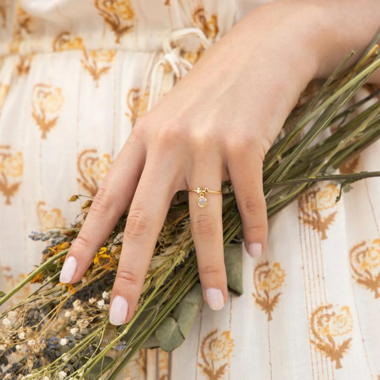 Femme Moonstone Bague ajustable Norah Agate en laiton doré