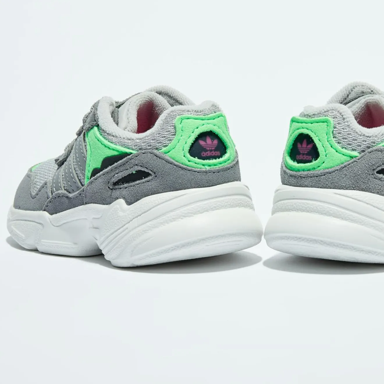 New Adidas Baskets Yung-96 gris/vert