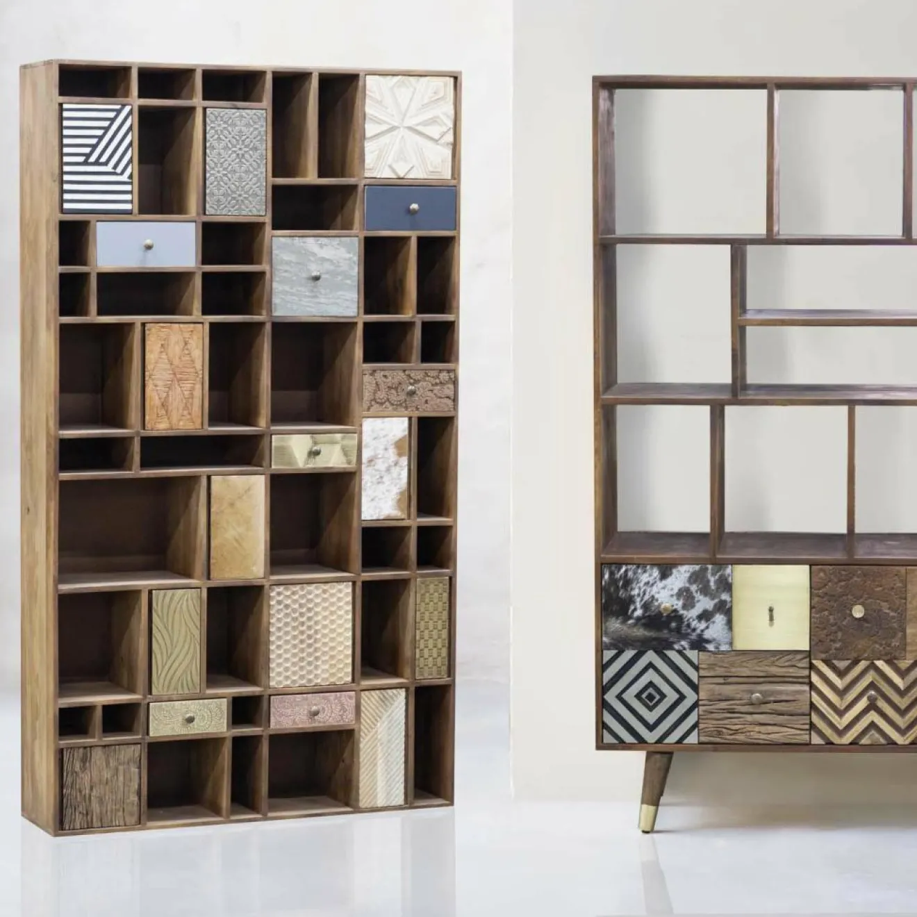 Bois & Chiffons Bibliothèque multi-matériaux peau de vache bois sculpté Naturel - 115x30x200 cm