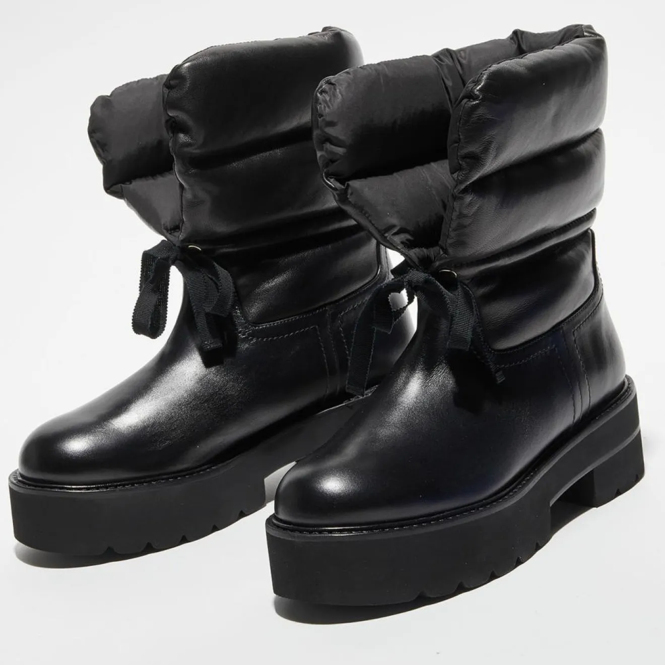 Stuart Weitzman Boots en Cuir Tyler Ultralift noires - Talon 5 cm
