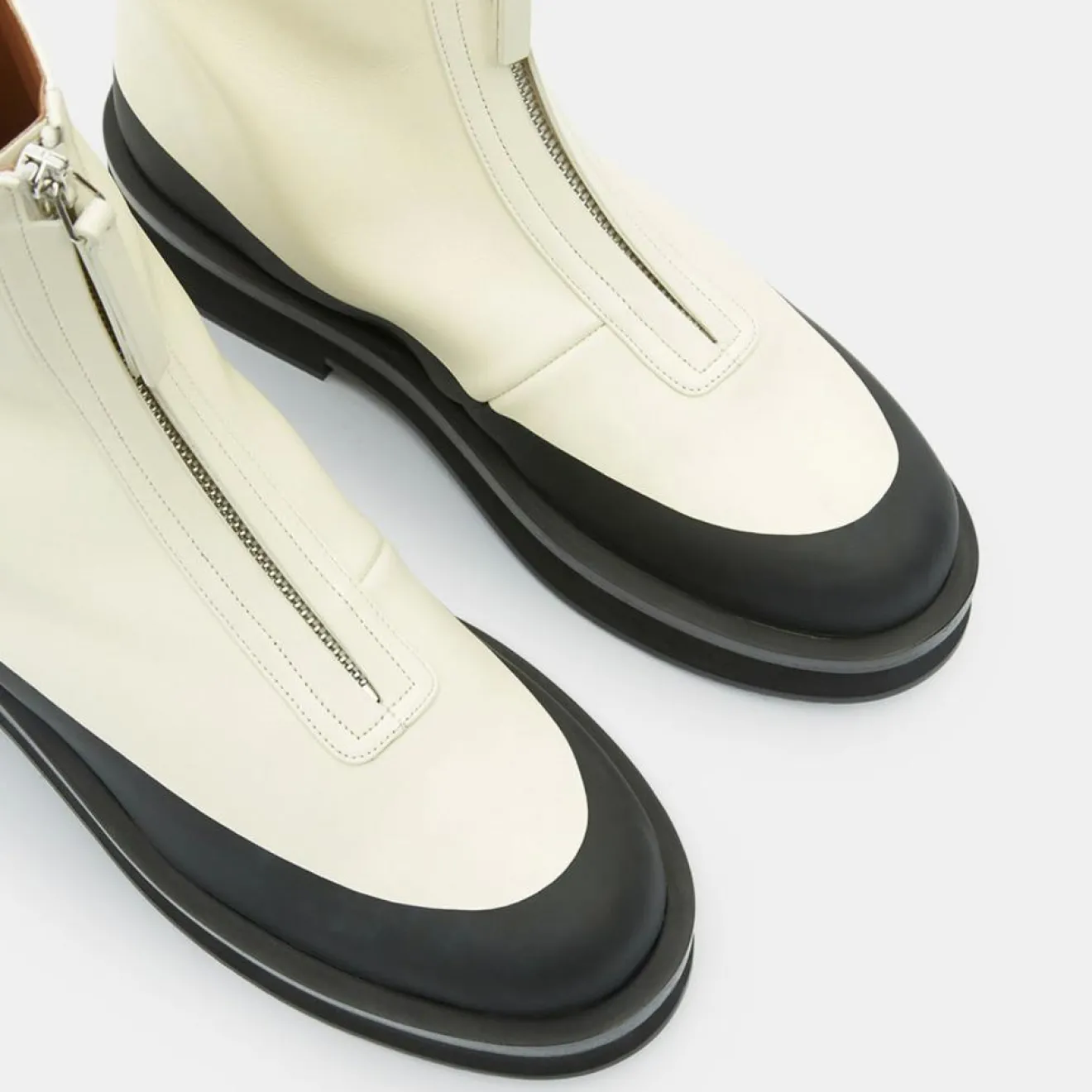 New Neous Boots en Cuir Zip écrues