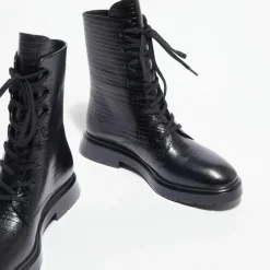 Best Stuart Weitzman Boots McKenzee effet reptile noires