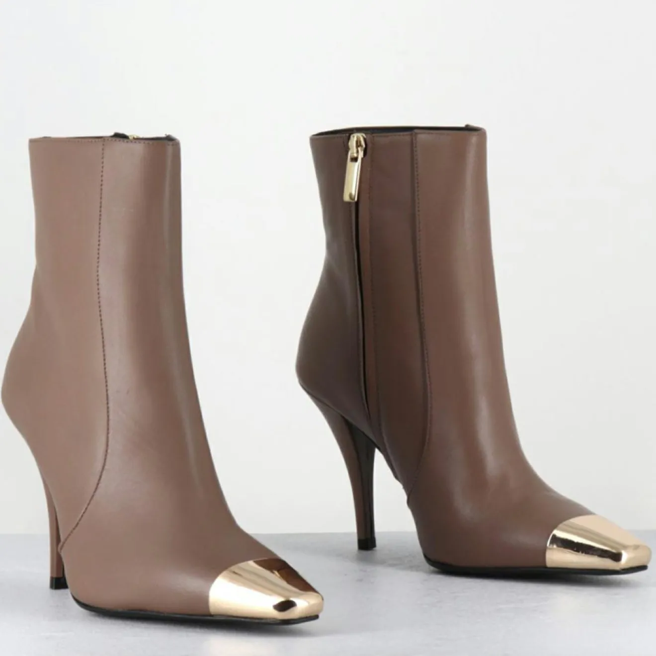 Hot Garrice Lab Bottines en Cuir mecha grège - Talon : 9.5cm