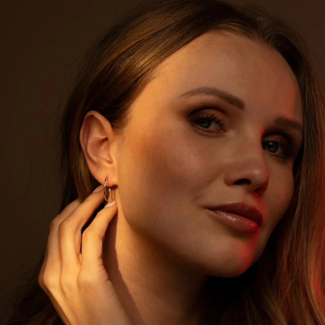 Instant d'Or Boucles d'oreilles Créoles Twistées or blanc