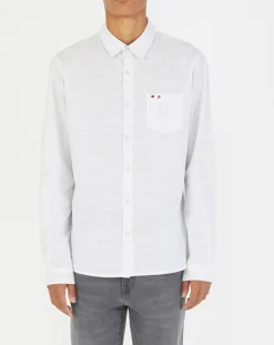 Sale Oxbow Chemise ajustée Crena à fines rayures écru/noir