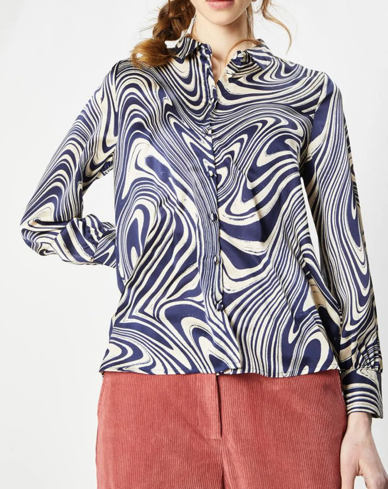 Sale La Petite Etoile Chemise satinée & imprimée Laora marine/beige