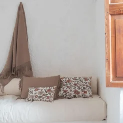 Bed and Philosophy Coussin artisanal en laine & alpaga marron 40x60 cm