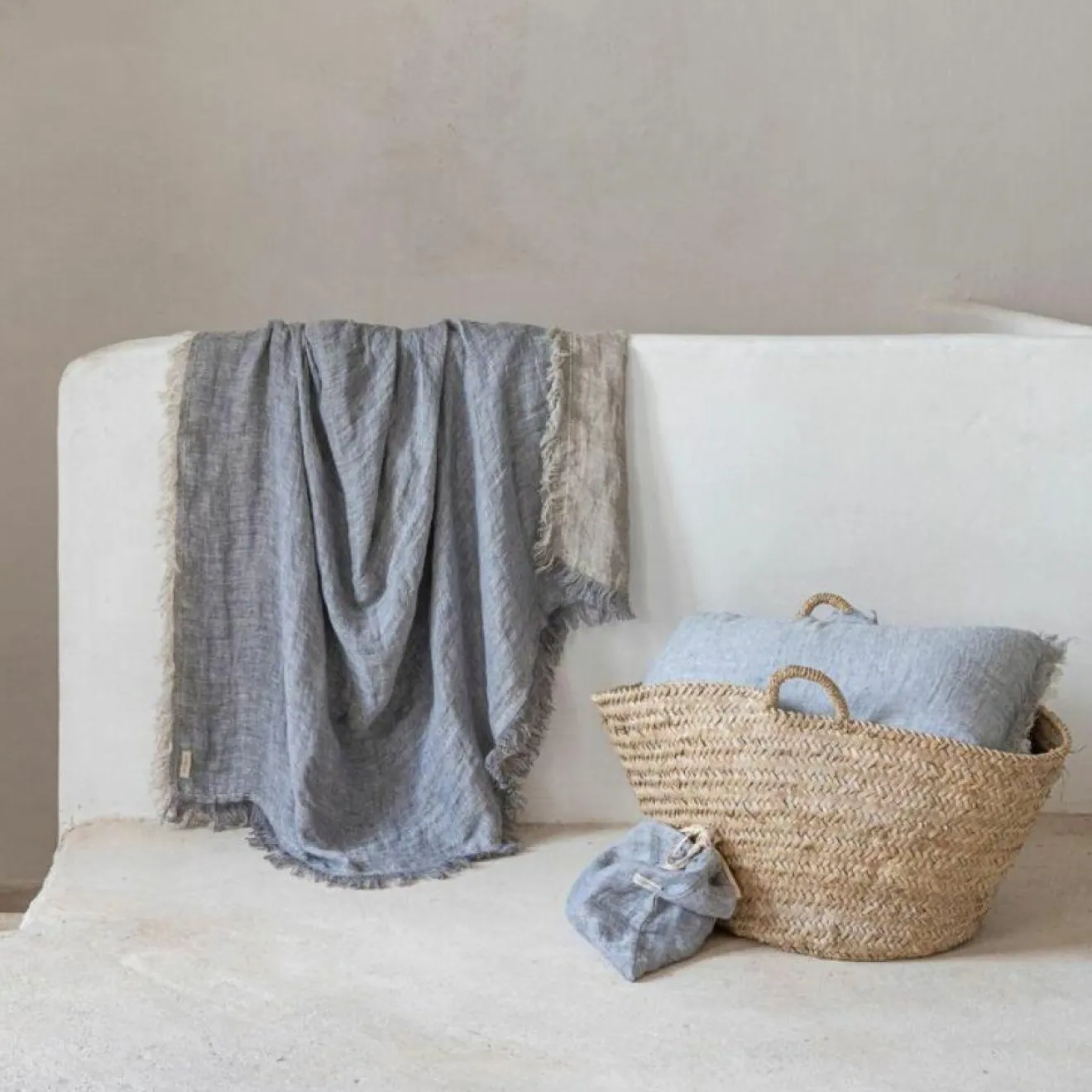 Hot Bed and Philosophy Coussin Coton en lin & coton bleu 40x60cm