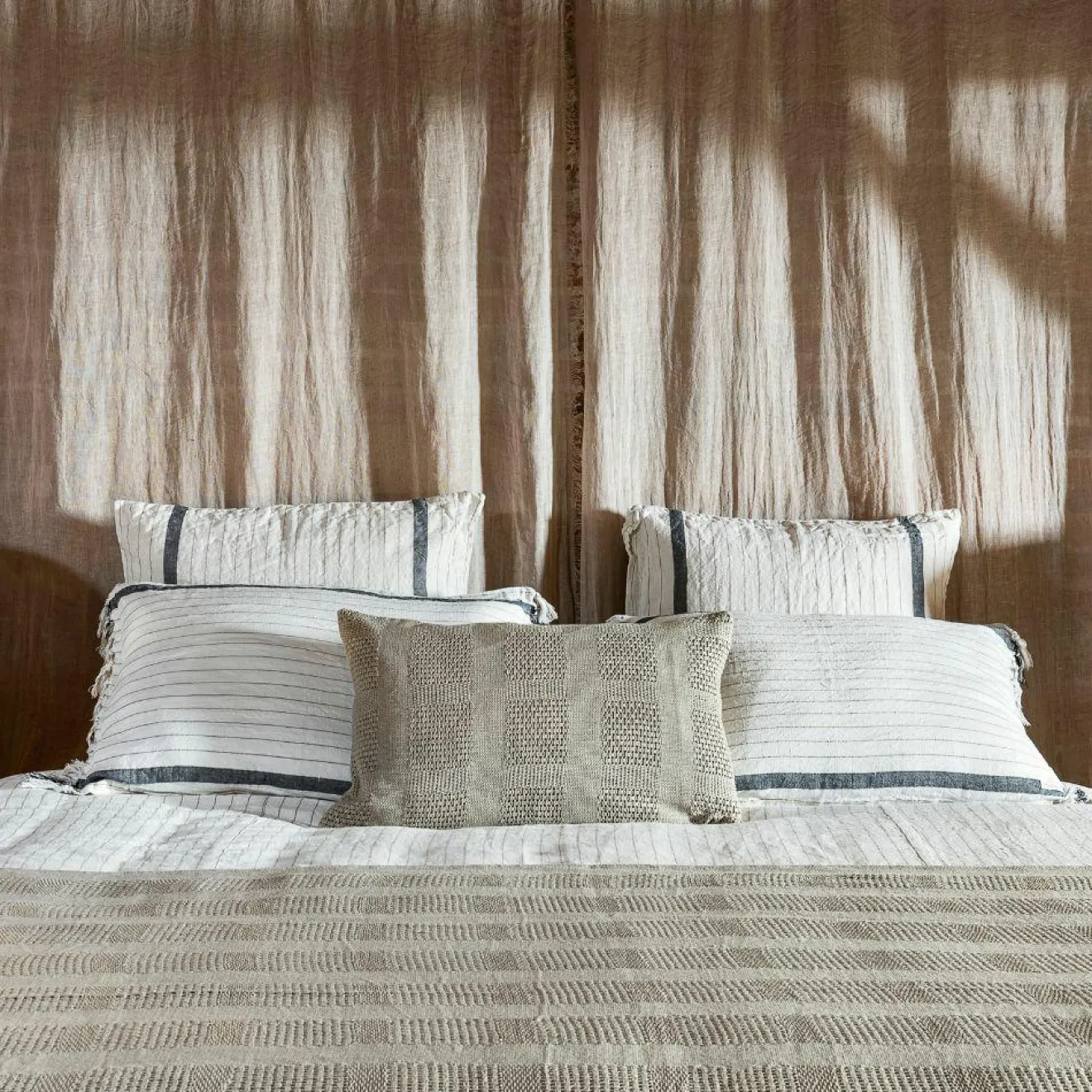 Bed and Philosophy Coussin en crochet fait main beige 40x60cm