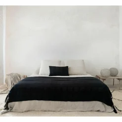 Bed and Philosophy Coussin en crochet fait main noir 40x60cm