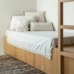 Hot Bed and Philosophy Coussin en lin frangé plume 30x60cm