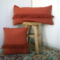 Bed and Philosophy Coussin en lin frangé terre brûlée 30x60cm