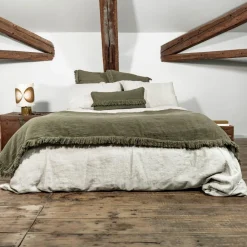 Bed and Philosophy Coussin en lin frangé vert 30x60cm