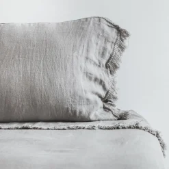 Online Bed and Philosophy Coussin frangé gris 80x80cm