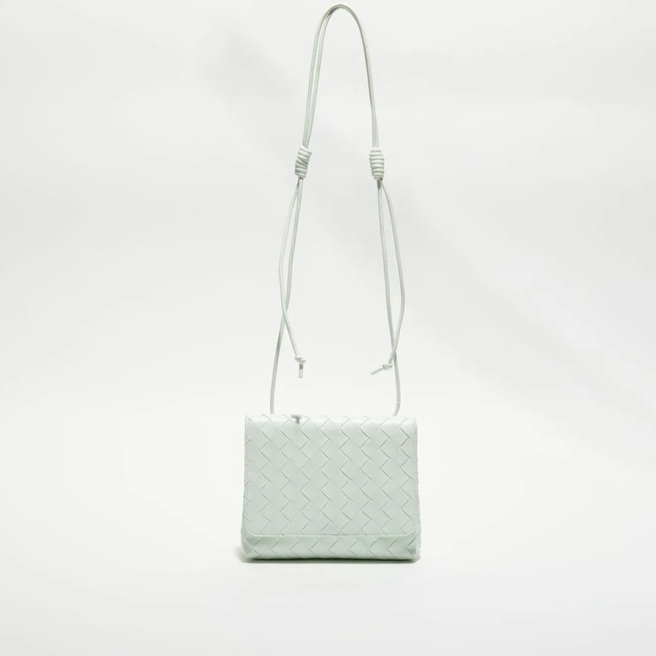 Femme Bottega Veneta Mini sac bandoulière en Cuir nappa Intrecciato l'or des glaciers - 19x15x6 cm