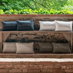 Bed and Philosophy Paire de coussins sérigraphiés en lin gris 25x40cm