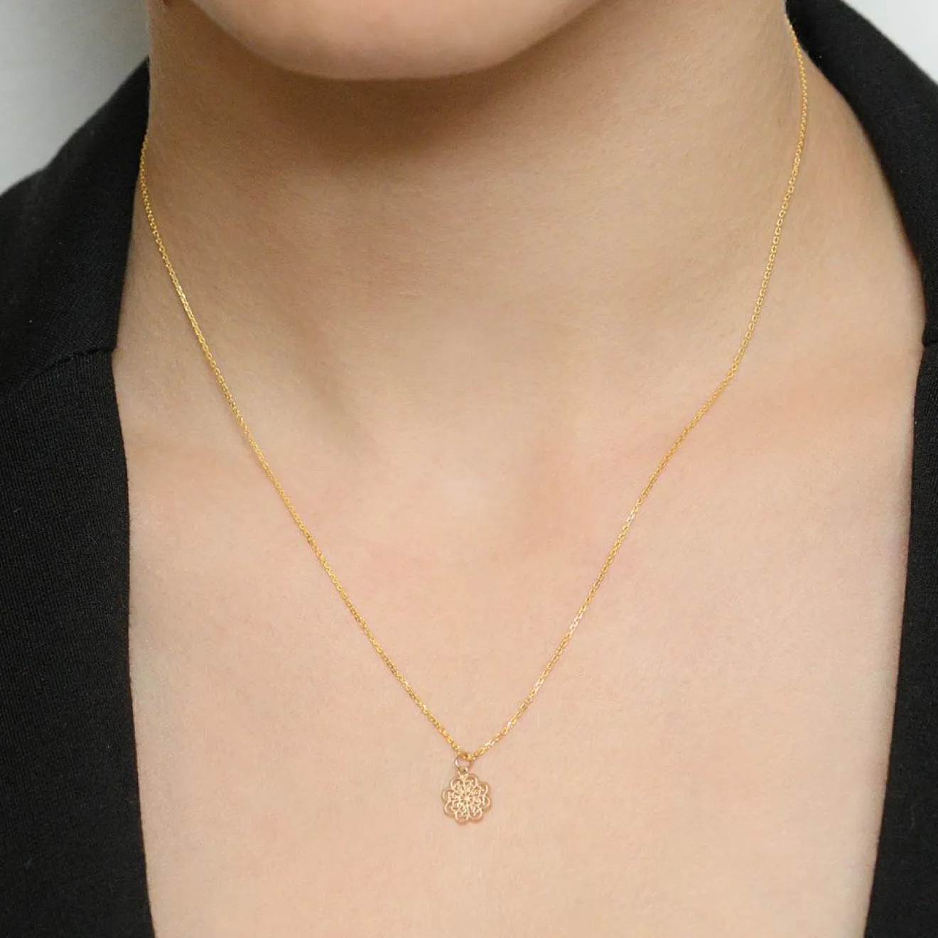 Femme Instant d'Or Pendentif Médaillon Flora or jaune