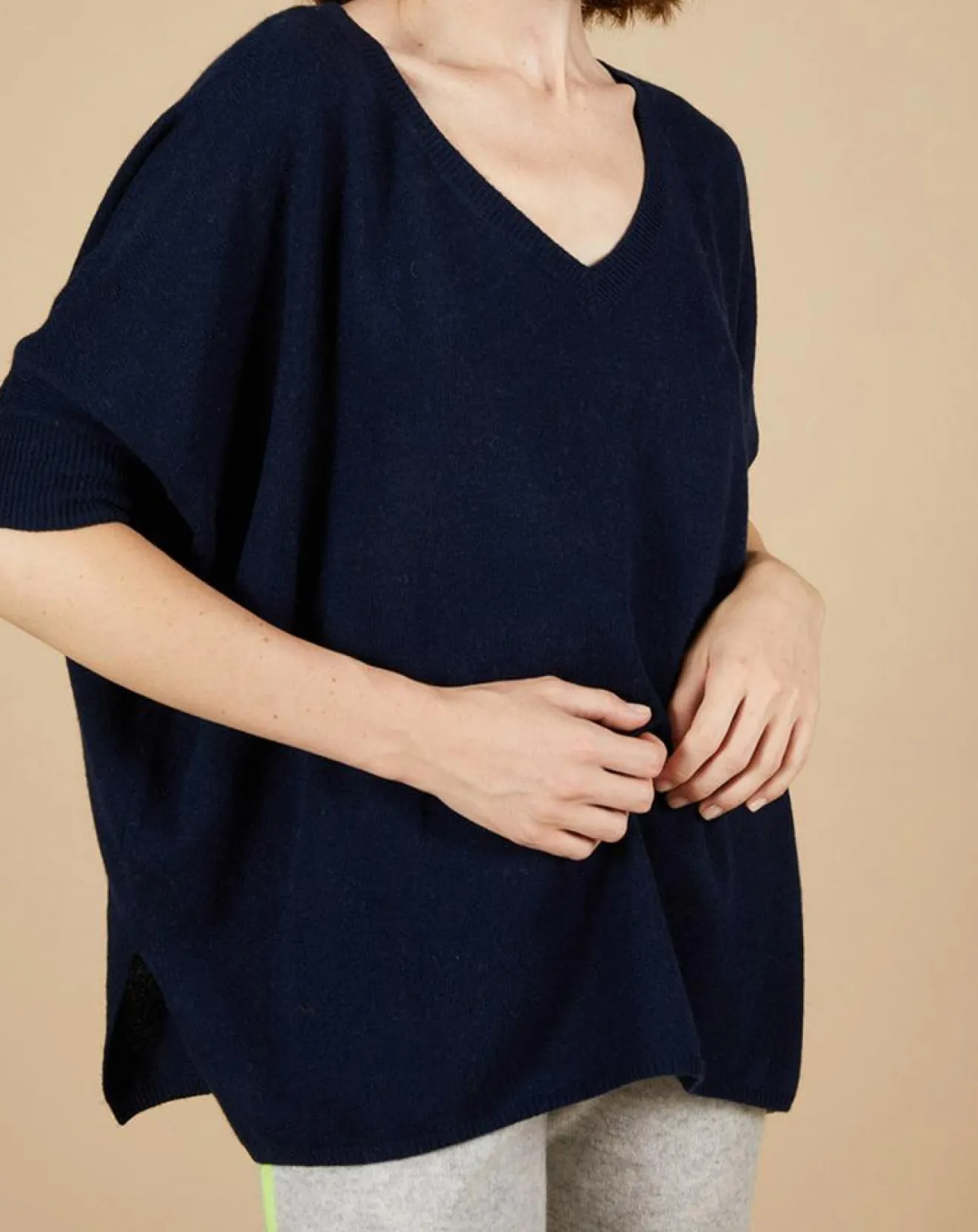 Sale Cashmere Tribu Pull poncho 100% Cachemire Kelly col V manches courtes bleu nuit