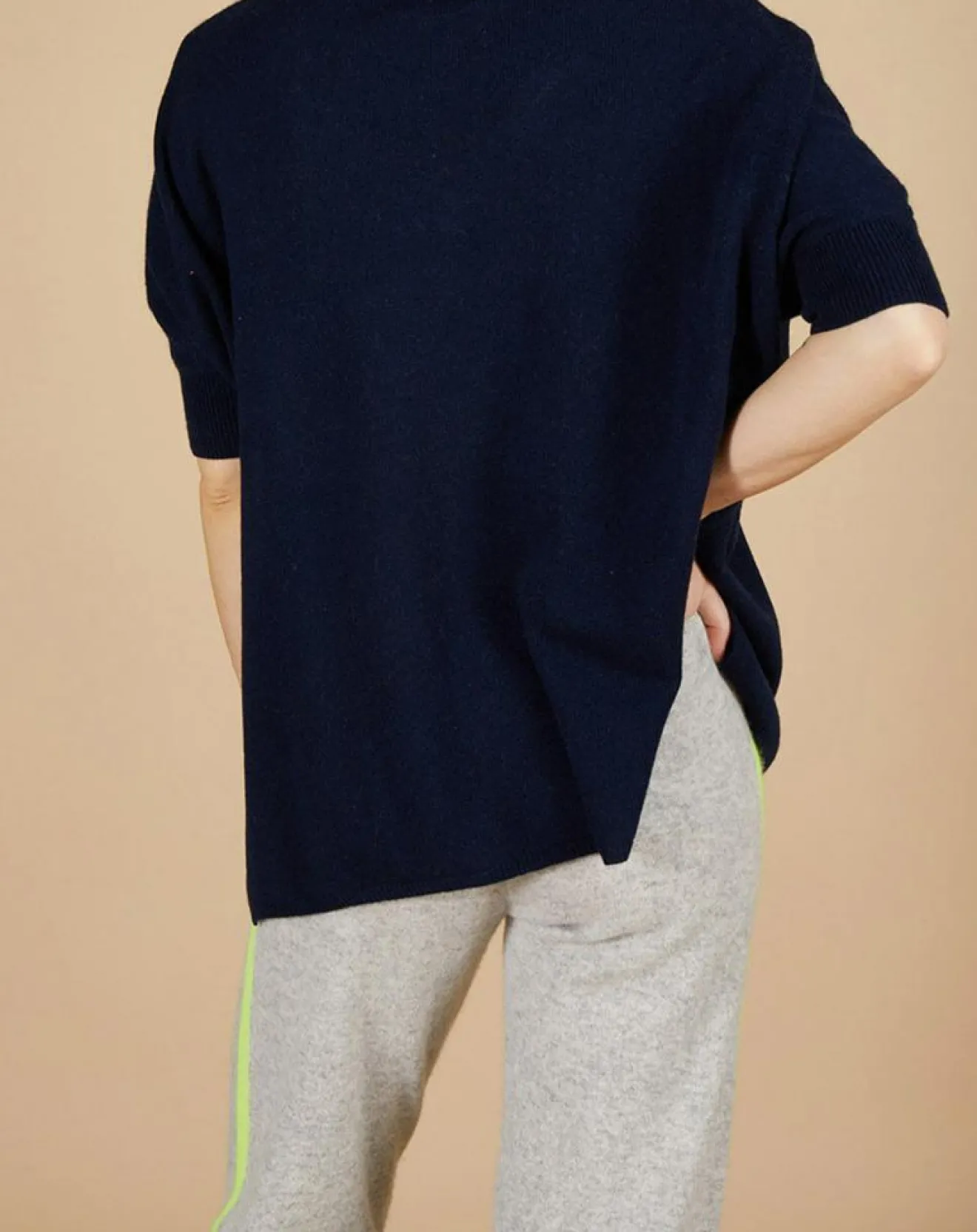 Sale Cashmere Tribu Pull poncho 100% Cachemire Kelly col V manches courtes bleu nuit