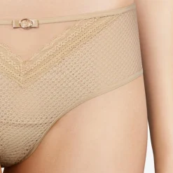 Femme Chantelle Shorty Parisian nude