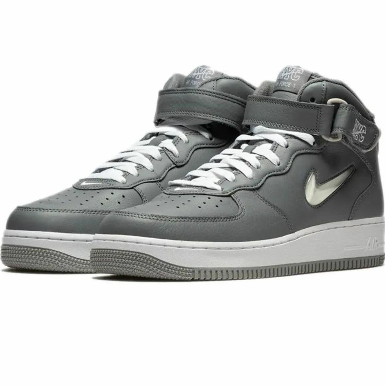 Homme Nike Sneakers en Cuir Air Force Mid Jewel Nyc grises