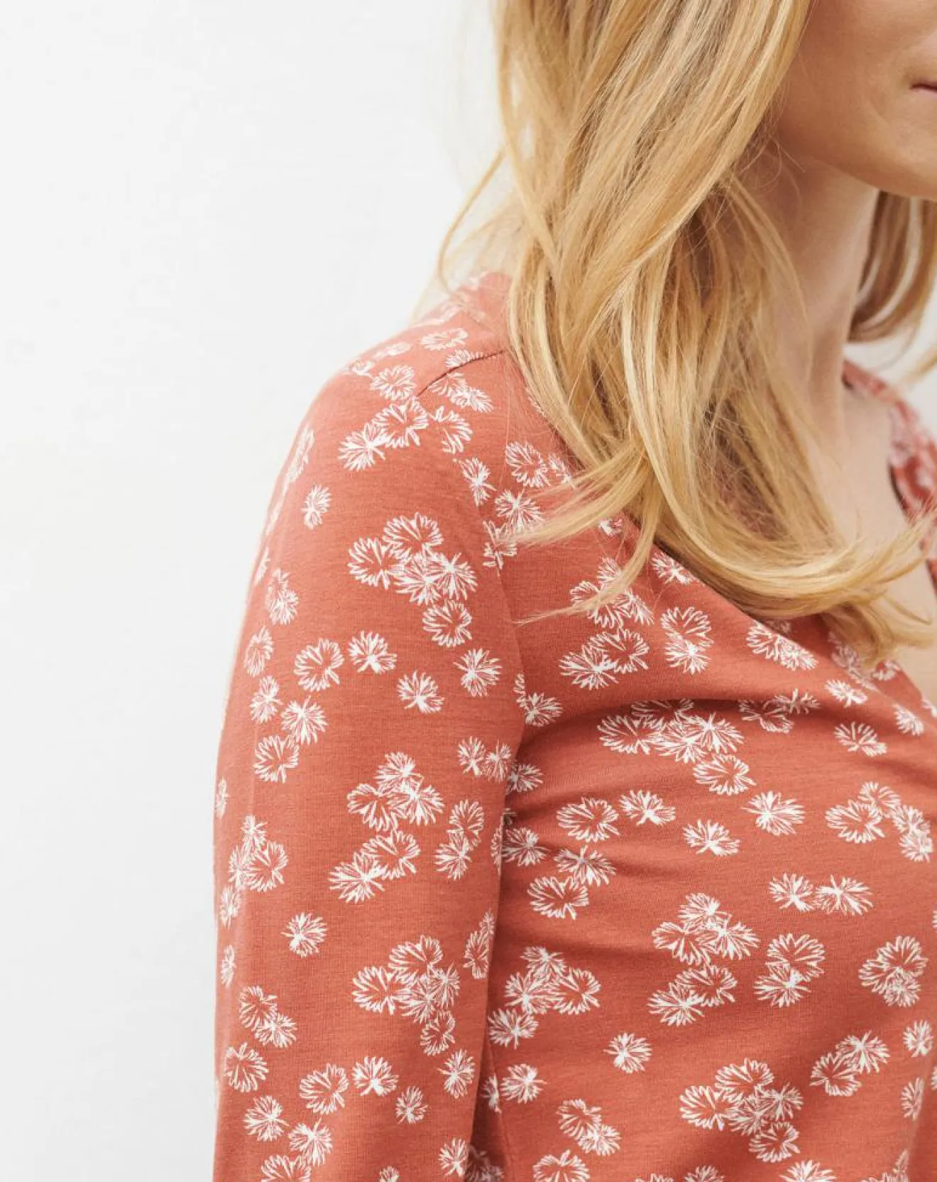 Femme Caroll T-Shirt Doris à fleurs pêche