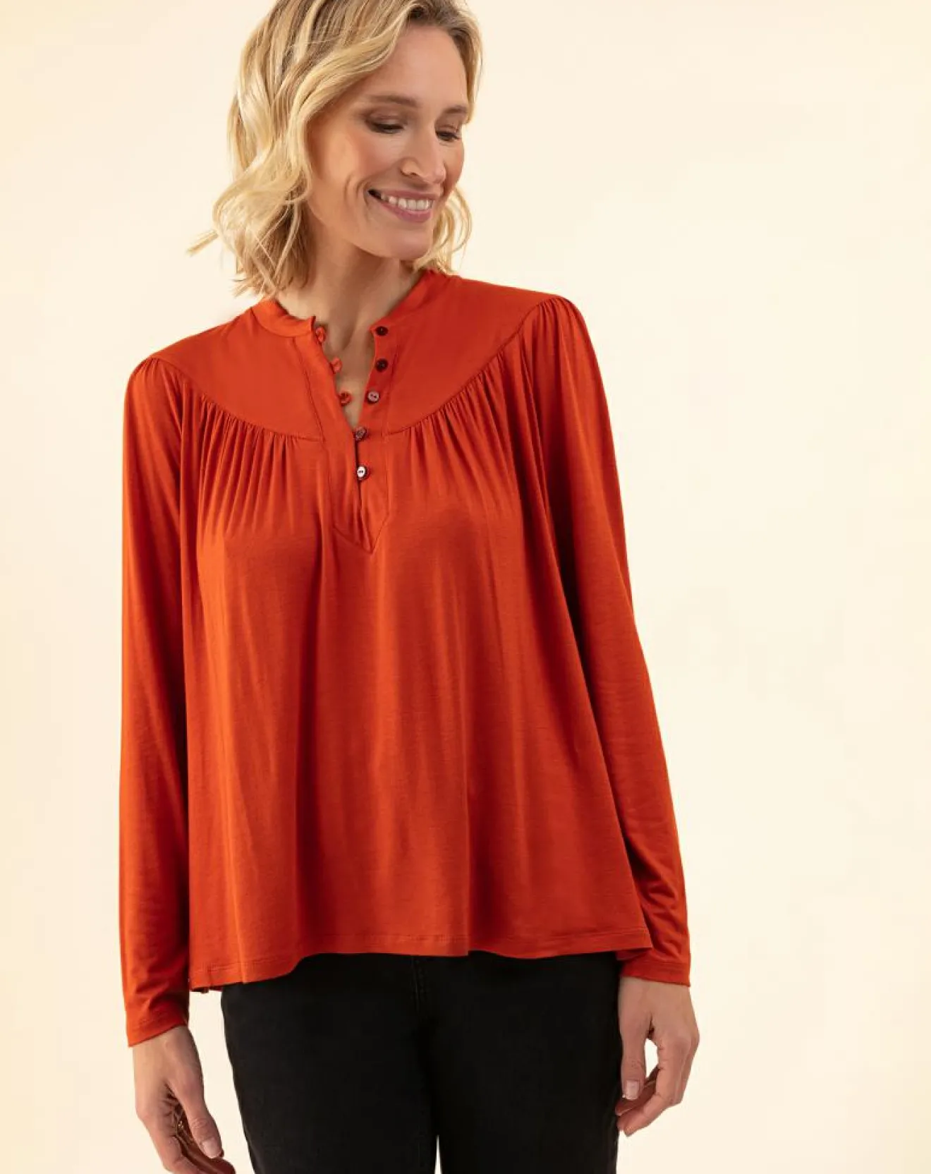 Femme Indies T-Shirt Studio ocre