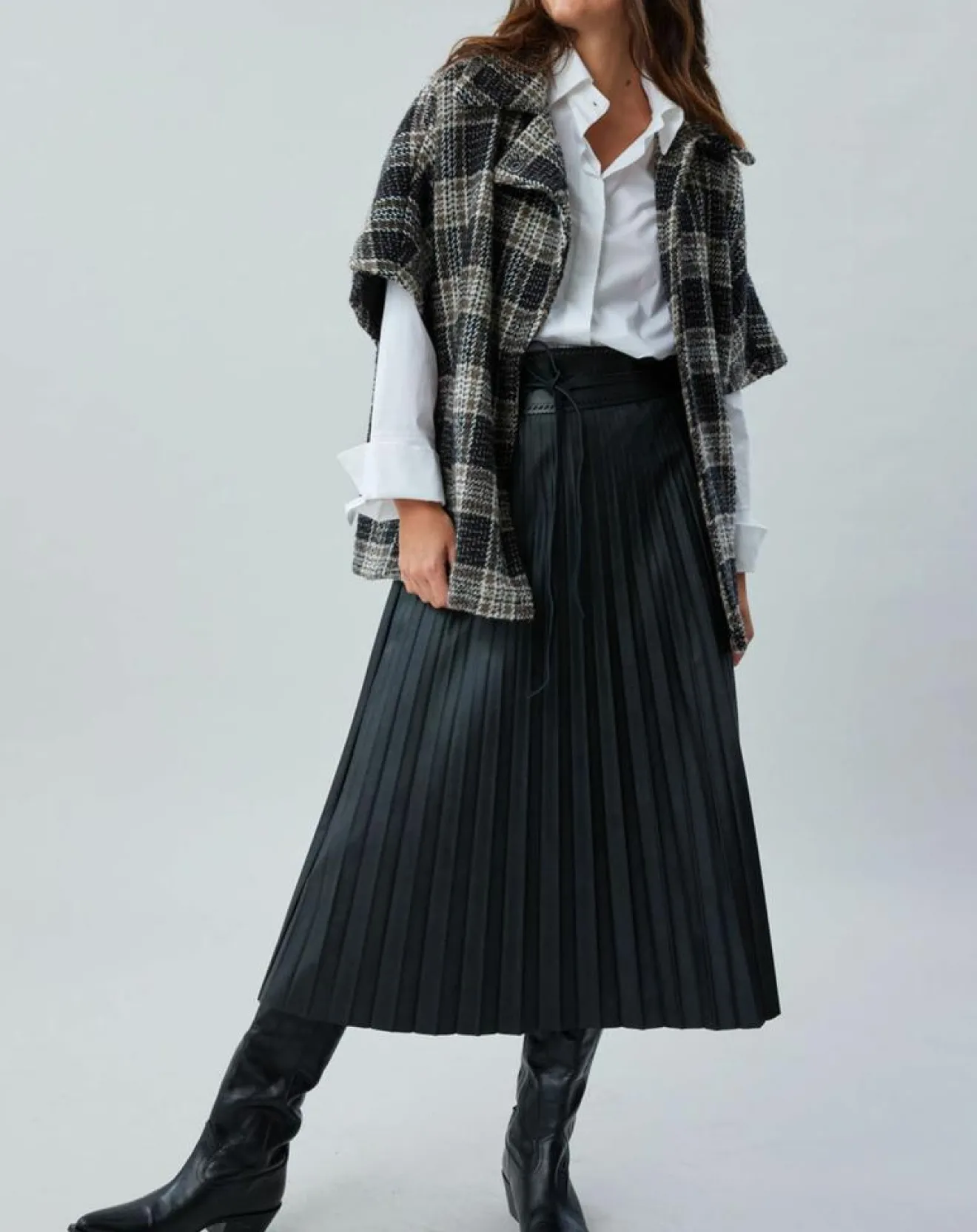 Online Lauren Vidal Veste en Laine mélangée manches courtes Biba noire